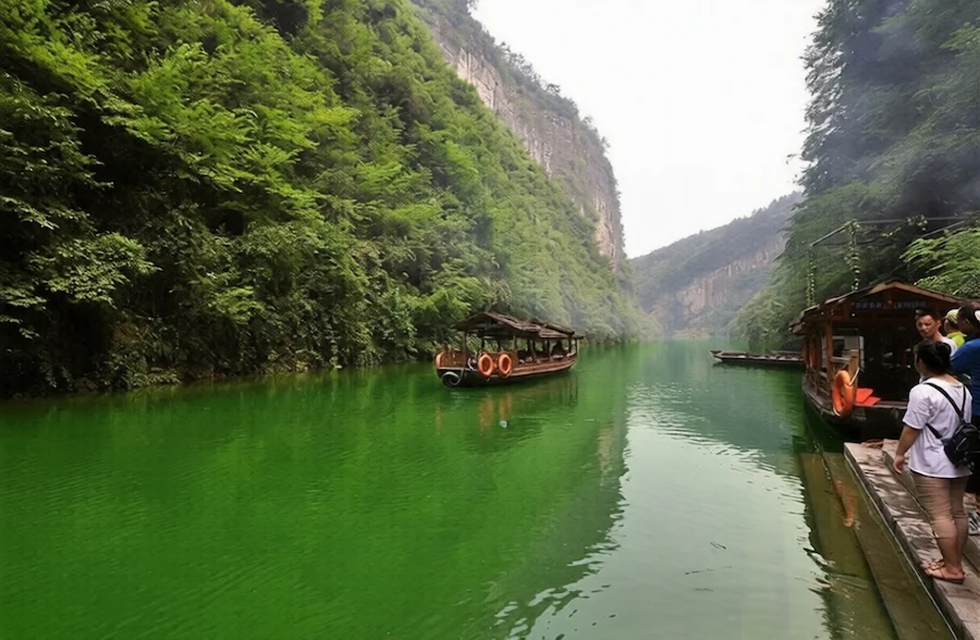 Shenquan Lake Cruise