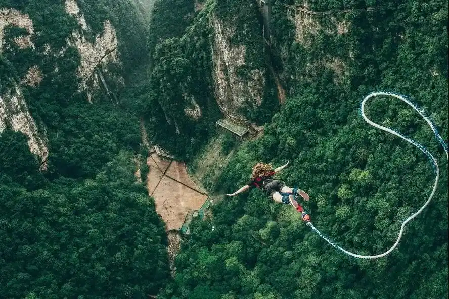 The highest bungee jump in Asia