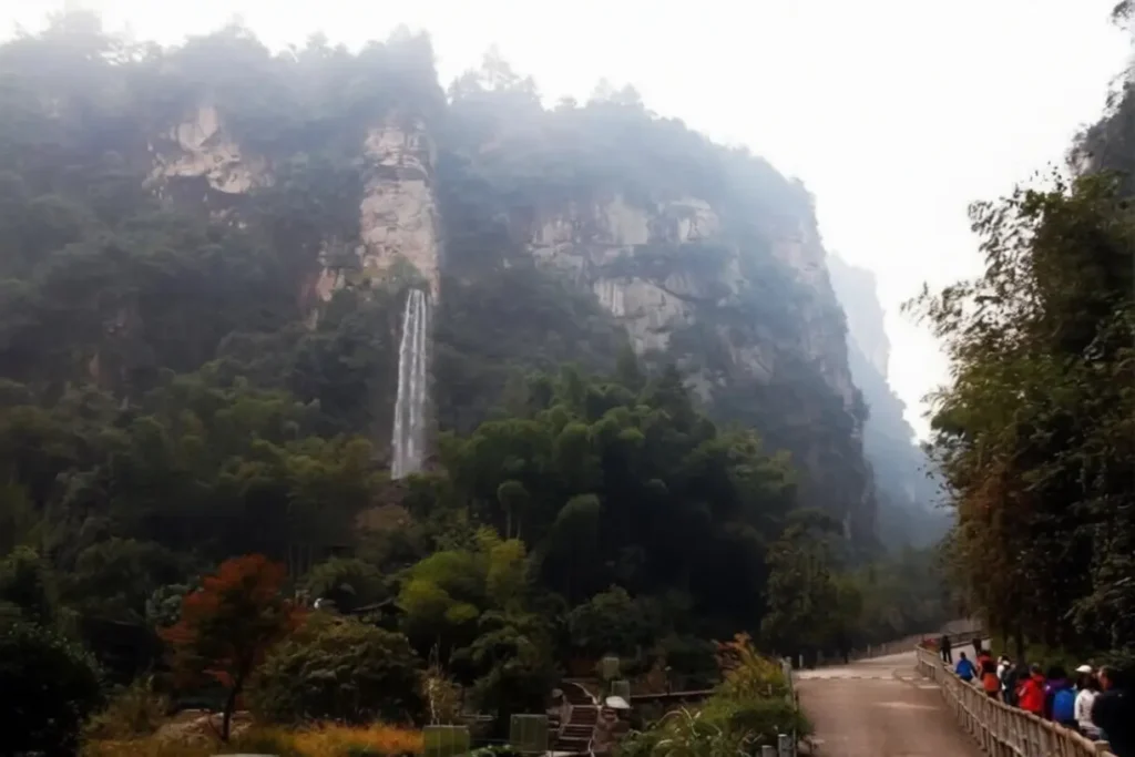 Baofeng Waterfall