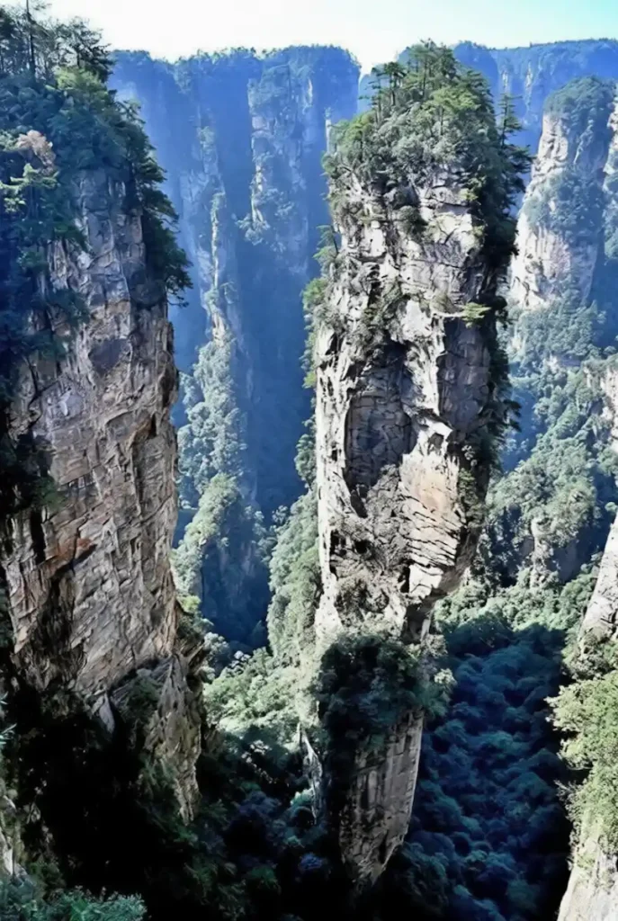 Hallelujah Mountain quartz sandstone pillar, Zhangjiajie-ezremove