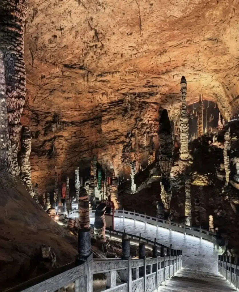 Huanglong Cave