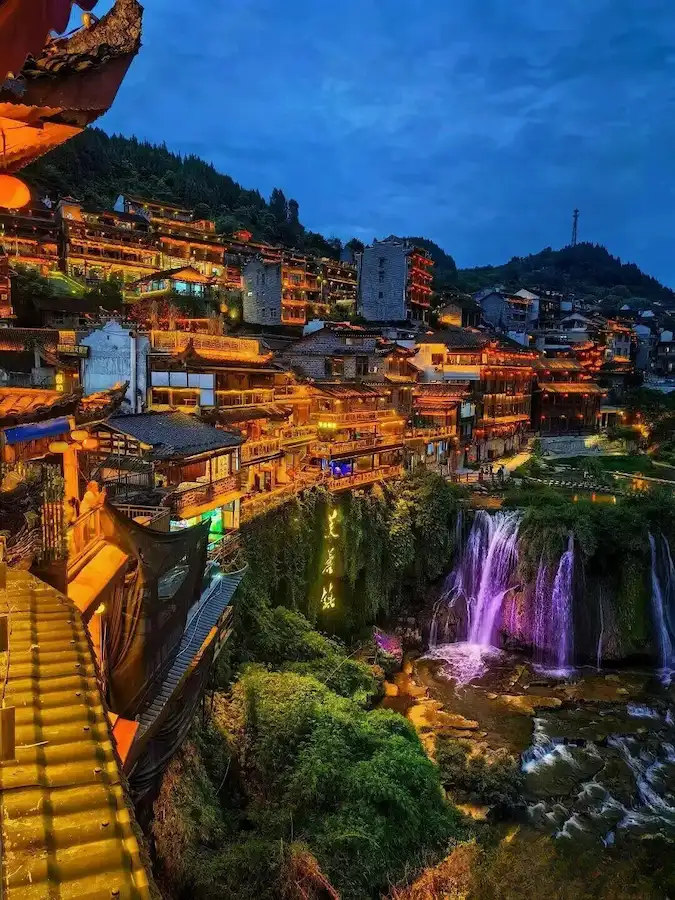 Night view of Furong Ancient Town