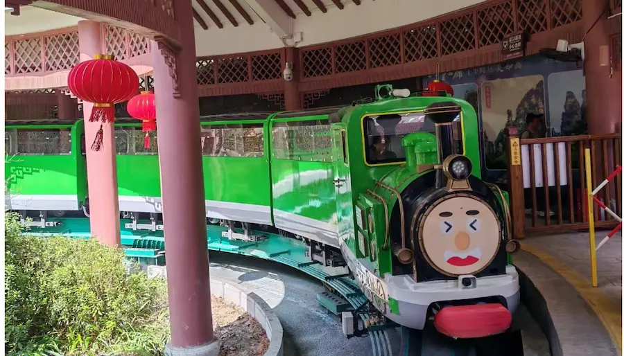 The sightseeing train at Zhangjiajie Ten-Mile Gallery