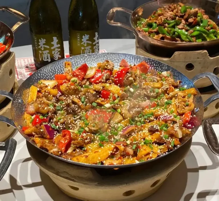 what to eat in zhangjiajie sanxiaguo pot
