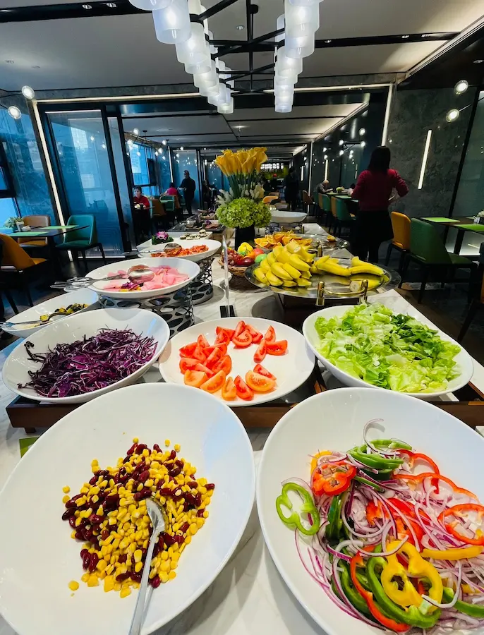 Hampton by Hilton Zhangjiajie Tianmenshan Hotel offers complimentary buffet breakfast